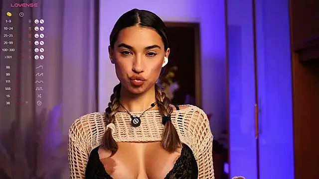 nicdani_1 – webcam model profile photo Image 2