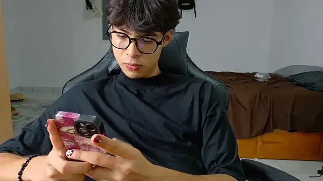 Runarunapi – webcam model profile photo Image 3