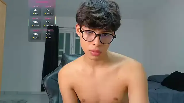 Runarunapi – webcam model profile photo Image 7