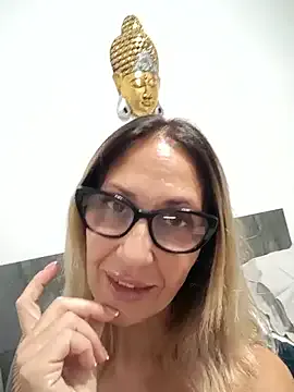 Runarunapi – webcam model profile photo Image 11