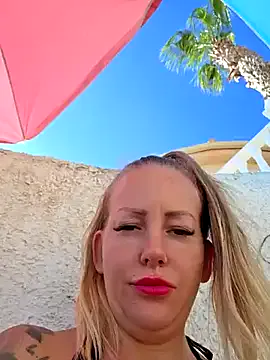 PumaShyXD – webcam model profile photo Image 2