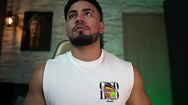 Runarunapi – webcam model profile photo Image 4