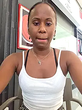 bunnyblondy – webcam model profile photo Image 15