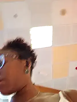 bunnyblondy – webcam model profile photo Image 16