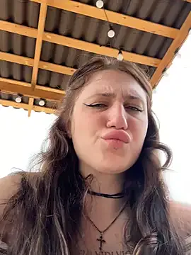 Lola_Hale – webcam model profile photo Image 2