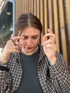 Lola_Hale – webcam model profile photo Image 6