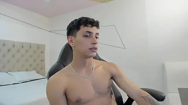 Benson18y – webcam model profile photo Image 4