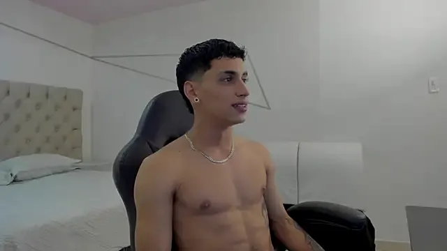 Benson18y – webcam model profile photo Image 5