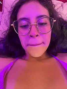 Yui-Ch – webcam model profile photo Image 2