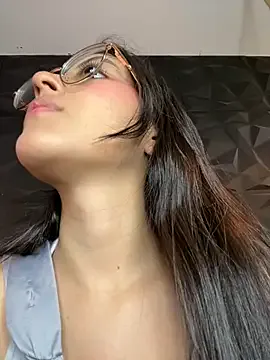 Yui-Ch – webcam model profile photo Image 7