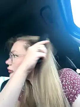 Yui-Ch – webcam model profile photo Image 10