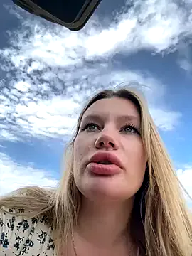 Yui-Ch – webcam model profile photo Image 18