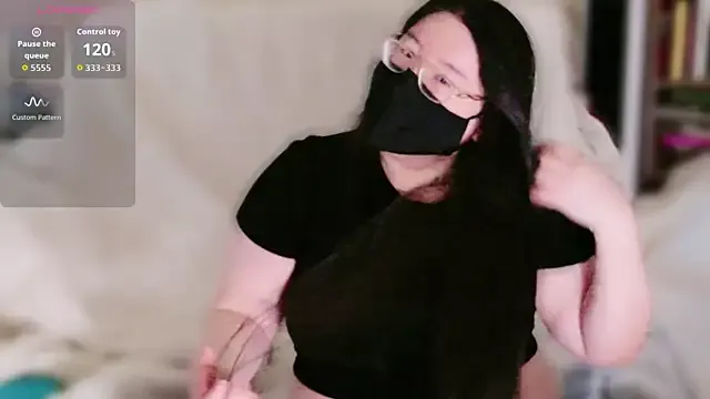 PumaShyXD – webcam model profile photo Image 12