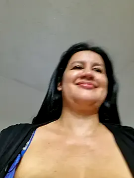 DIANITA_1988 – webcam model profile photo Image 4