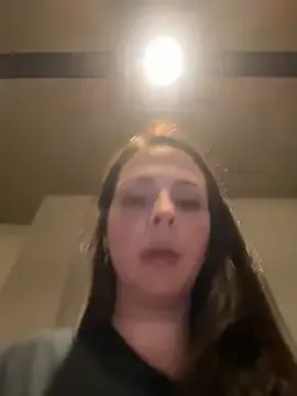 hot_wife_35 – webcam model profile photo Image 16