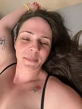 hot_wife_35 – webcam model profile photo Image 7