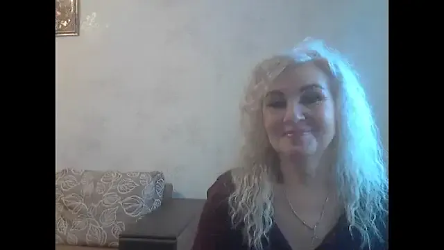 Runarunapi – webcam model profile photo Image 10