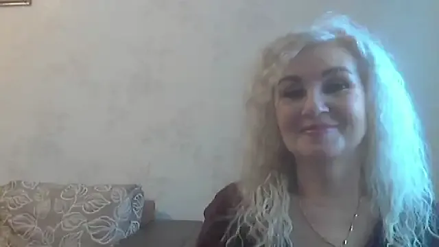 Runarunapi – webcam model profile photo Image 2