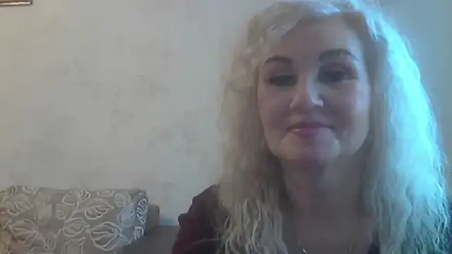 Runarunapi – webcam model profile photo Image 3