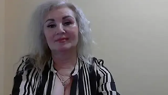 Runarunapi – webcam model profile photo Image 8