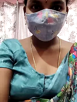 MileySummer – webcam model profile photo Image 11