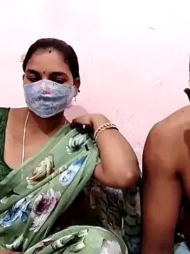 MileySummer – webcam model profile photo Image 6