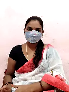 MileySummer – webcam model profile photo Image 8