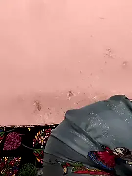 MileySummer – webcam model profile photo Image 9