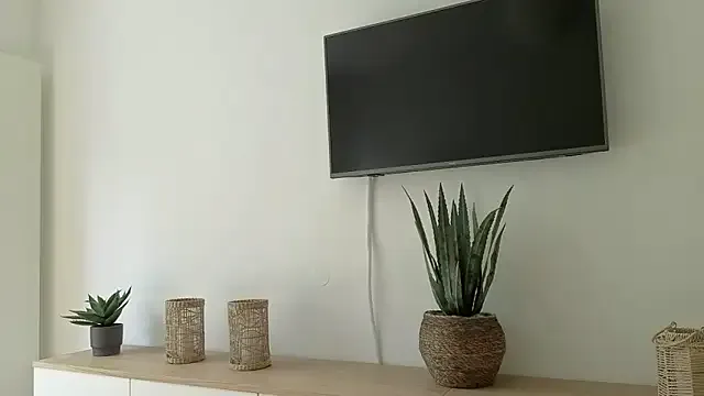 aviebby – webcam model profile photo Image 8