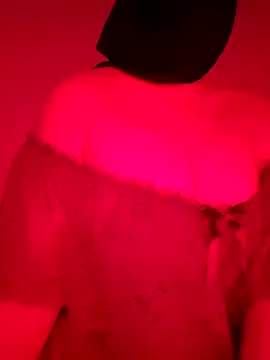 wrenlie – webcam model profile photo Image 5