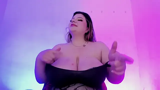 PumaShyXD – webcam model profile photo Image 2