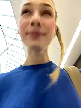 KpKpR – webcam model profile photo Image 17