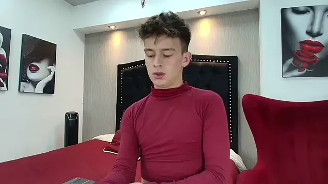 PumaShyXD – webcam model profile photo Image 4