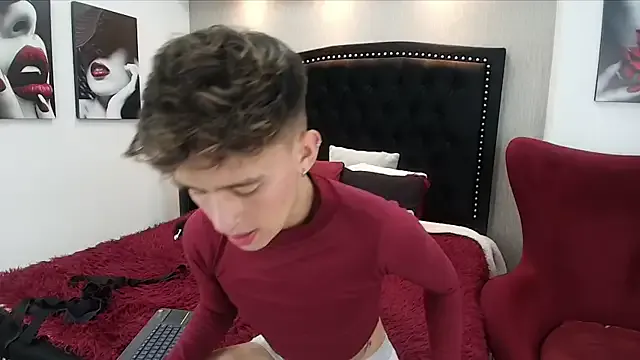 PumaShyXD – webcam model profile photo Image 7