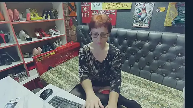 Selen-S – webcam model profile photo Image 17