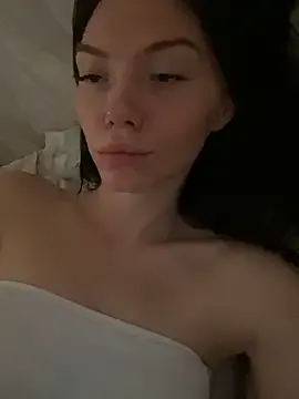 Runarunapi – webcam model profile photo Image 12