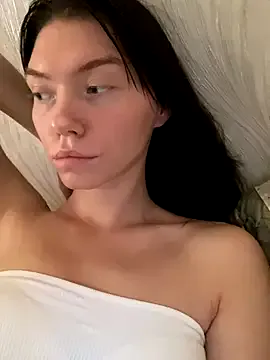 Runarunapi – webcam model profile photo Image 4