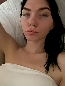 Runarunapi – webcam model profile photo Image 6