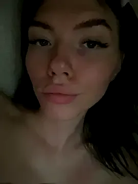 Runarunapi – webcam model profile photo Image 7