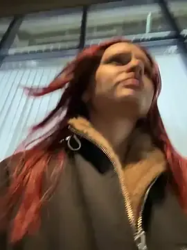 pinkypuppa – webcam model profile photo Image 3