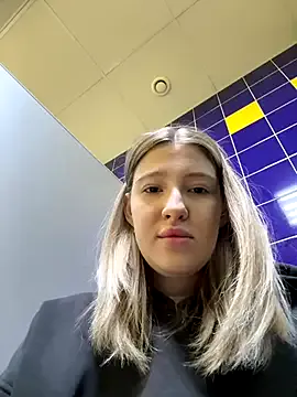 pinkypuppa – webcam model profile photo Image 5