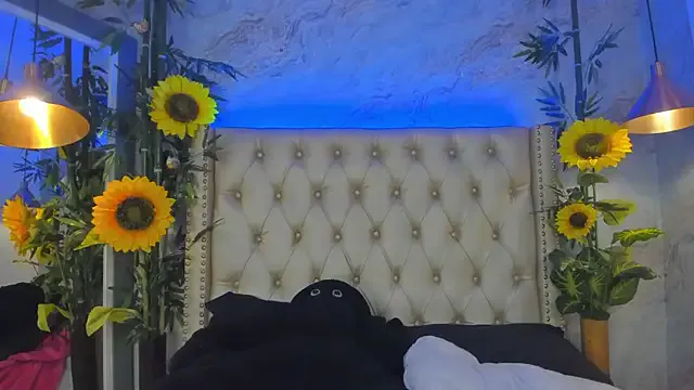 Runarunapi – webcam model profile photo Image 13