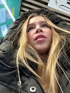 Liza_risky – webcam model profile photo