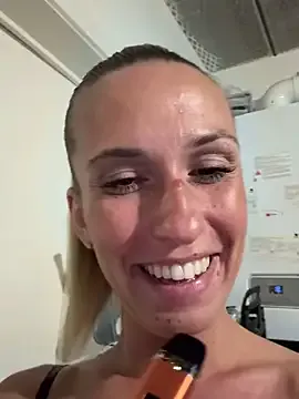 Ribon_n – webcam model profile photo Image 9