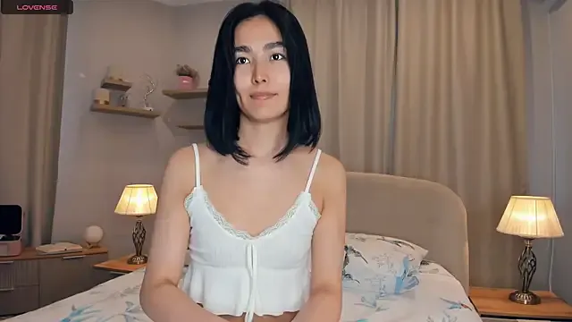 AdritVance – webcam model profile photo Image 2