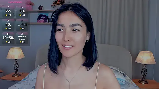 AdritVance – webcam model profile photo Image 3