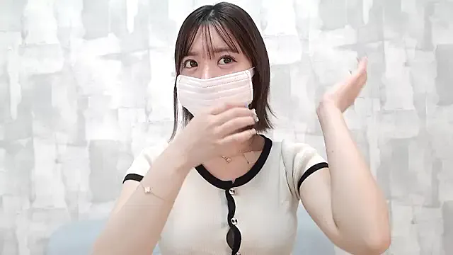 Keep_us_wild – webcam model profile photo Image 16