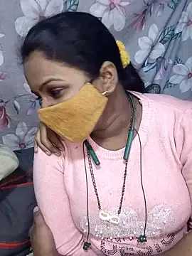 Yui-Ch – webcam model profile photo Image 2