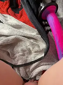 PumaShyXD – webcam model profile photo Image 2