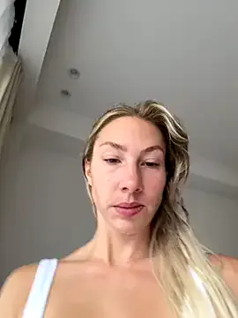 babyaylin – webcam model profile photo Image 14